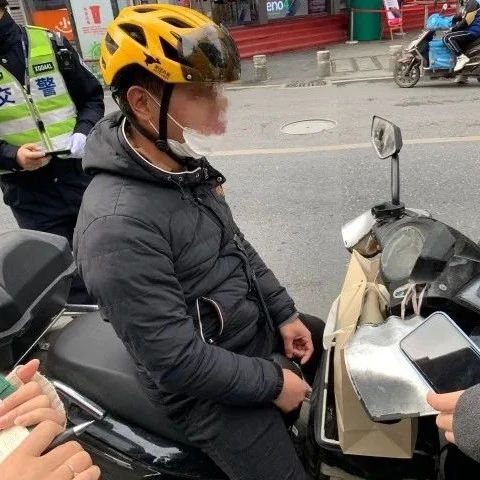 上海人口骑手_美团骑手图片(2)