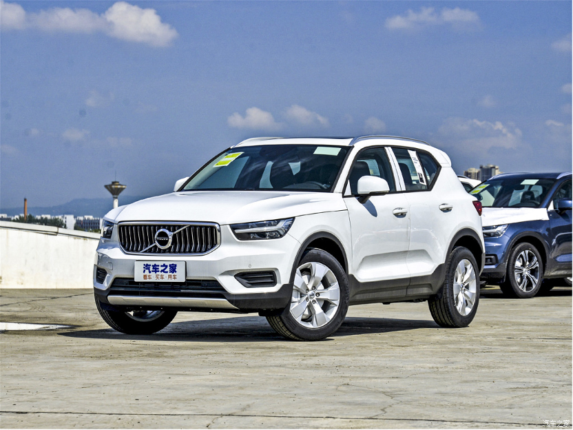 豪华实力派之间的争夺战,凯迪拉克XT4对比沃尔沃XC40 豪华实力派之间的争夺战,凯迪拉克XT4对比沃尔沃XC40