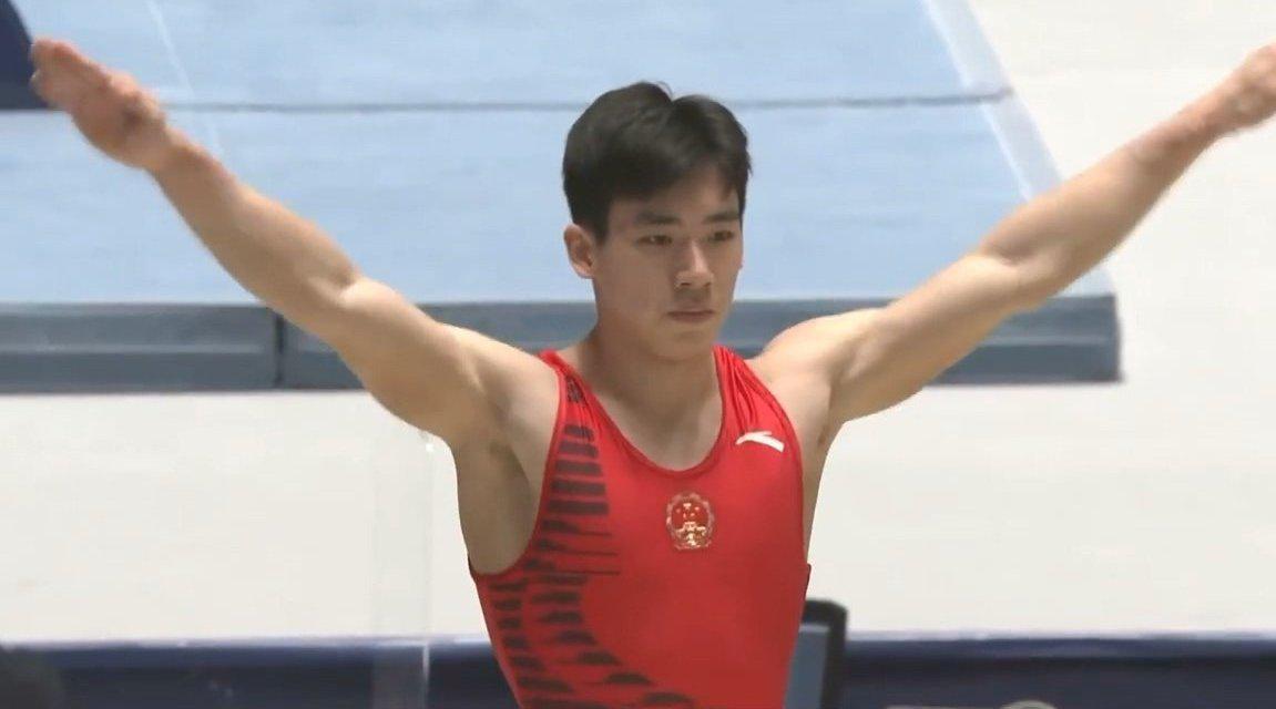 全锦赛全能黑马00后小将张博恒