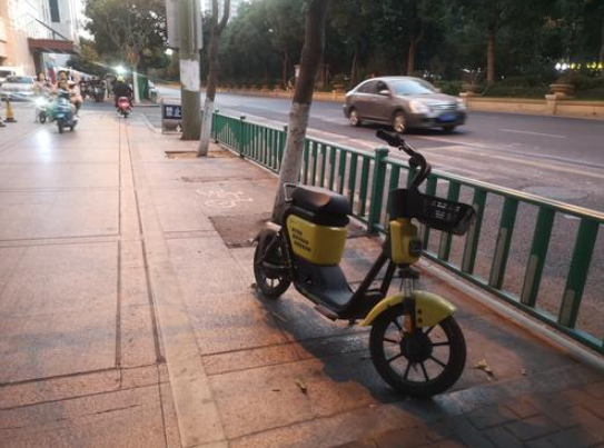 使用者应当文明规范使用、停放共享单车（电动车）。