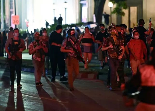 美国这个州 司机射杀堵路示威者将免责？