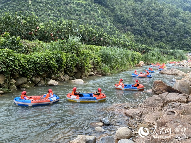 得益于优越的自然生态环境,近年来,澄溪村发展起旅游产业。澄溪村供图