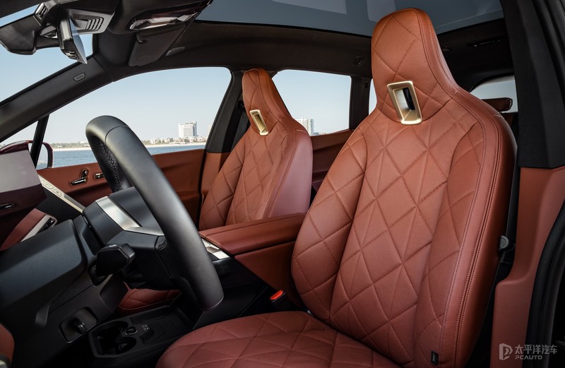 宝马旗舰级纯电SUV首发 在他面前特斯拉真的只是玩具