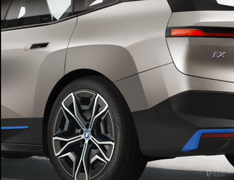 宝马旗舰级纯电SUV首发 在他面前特斯拉真的只是玩具