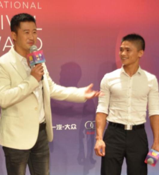 货真价实“战狼”庄小龙,身高1.5米被特招入伍,吴京都怕他?休闲区蓝鸢梦想 - Www.slyday.coM 货真价实“战狼”庄小龙,身高1.5米被特招入伍,吴京都怕他?休闲区蓝鸢梦想 - Www.slyday.coM