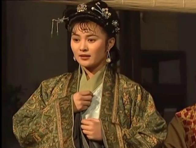 后来在《水浒传》里饰演了林冲的妻子林娘子,只不过这么优雅动人的她