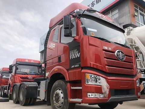 满足国家最新要求,实拍解放J6P质惠版危化品运输车