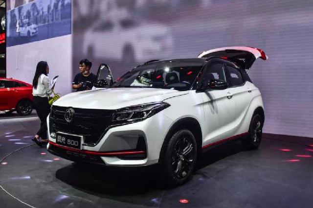 5万买SUV，风光500和瑞虎3x PLUS，一对比有答案了