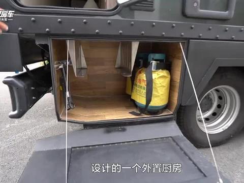 6.5吨进口底盘，适合越野的双拓展房车，国五国六可选