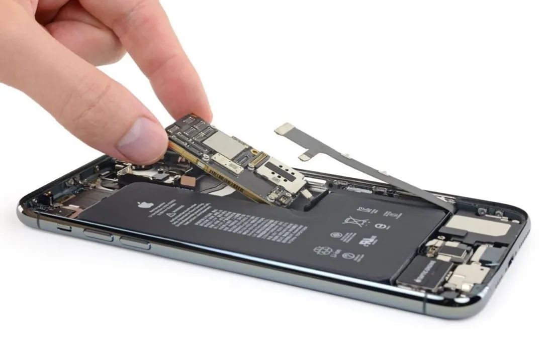 iphone13mini电池容量,iphone12pro电池容量 iphone 13和iphone 13 mini将使用软板电池技术?
