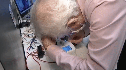 怎么用手取隐形眼镜,怎么用手取隐形眼镜视频