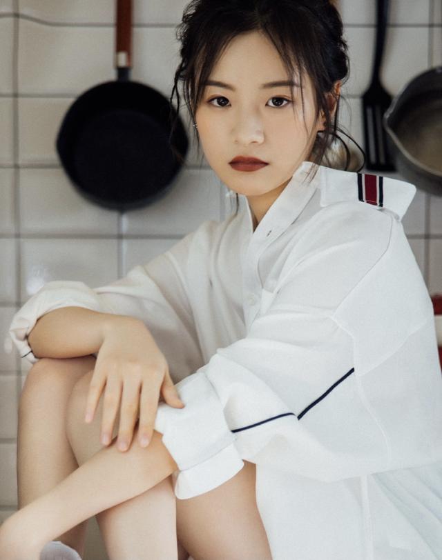 李庚希主演《花好月又圆》,古装造型现代感太强,男主角颜值高
