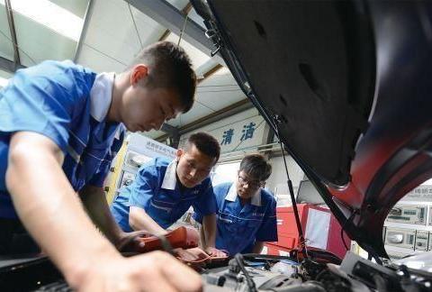 开了三辆车后,我发现车上的“孔”需要定期清理,动力相当经济