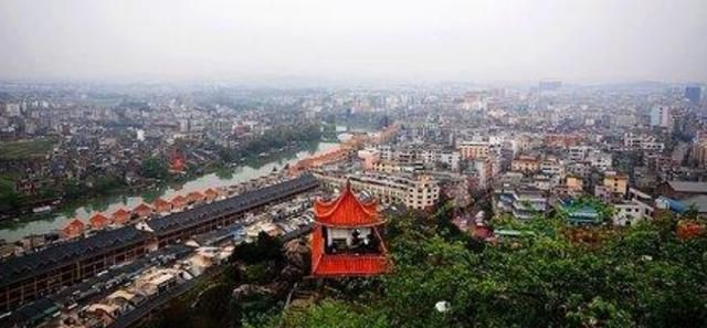 2019桂林gdp_2016-2020年桂林市地区生产总值、产业结构及人均GDP统计(2)