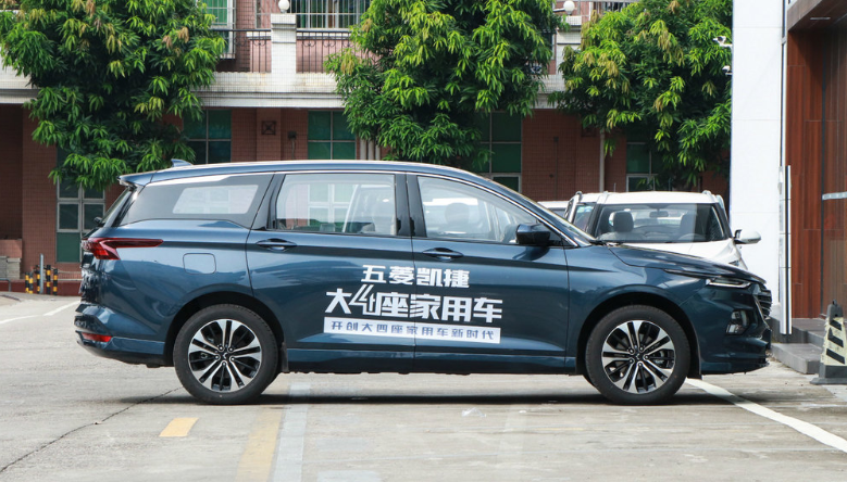 本月上市的两款新车,智能科技配上高颜值,选Ta就对了