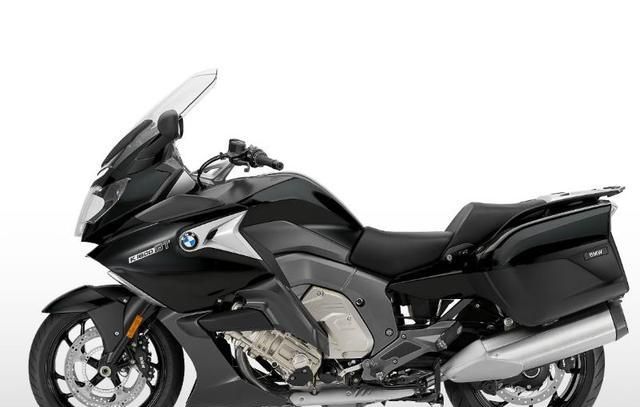 难被超越的摩托!油耗仅5.5L+ABS,1649cc+118kw功率,35万起步