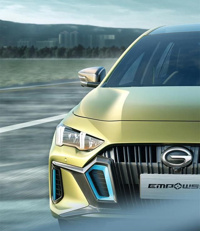 进击前脸/轿跑腰线/四出排气,广汽传祺EMPOW55官图发布
