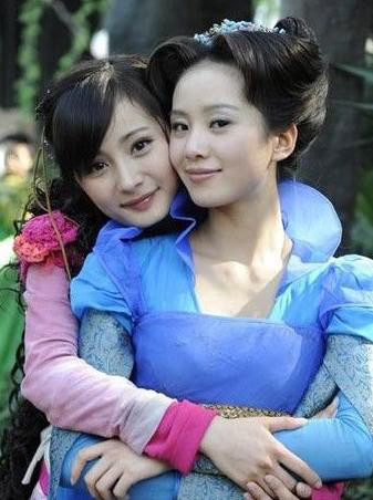 爷青回！杨幂刘诗诗再同框，盘点两人糖点合集，无数粉丝泪崩