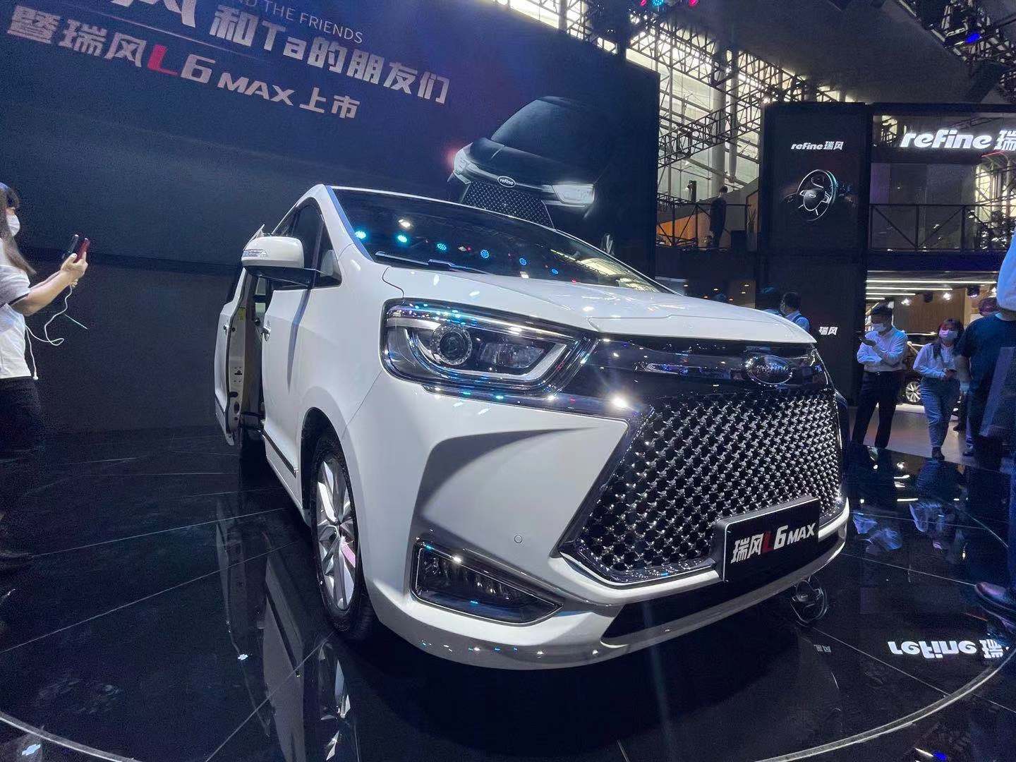 2020广州车展 |换装新Logo再出发 江淮瑞风L6 MAX售17.28万元起