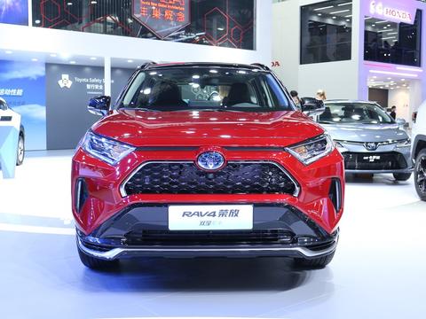 2020广州车展丨外观更硬朗 RAV4荣放插电式混动版车型亮相