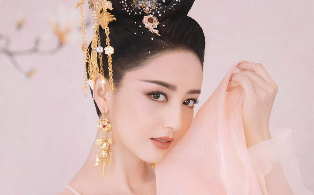 36岁佟丽娅扮演西施,曾被称为新疆四美之一,网友直言年轻真好