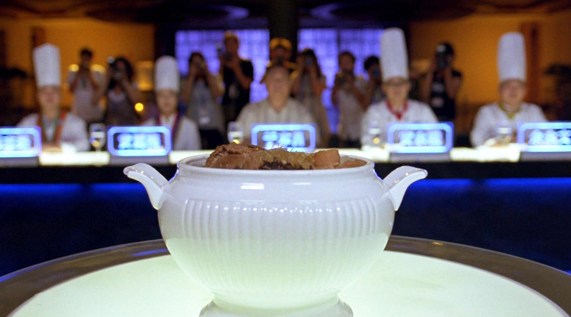 一口就视力模糊!14年,老谢喝了8条毒蛇泡了22年...