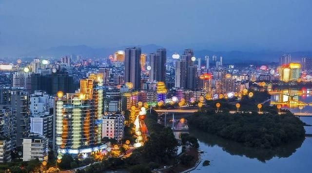 2020江西高铁站排名_江西在建的巨无霸高铁站,规划与昌北机场相连,这一