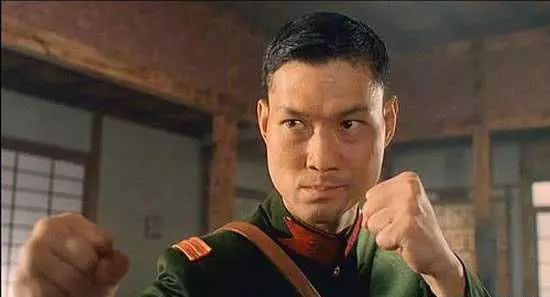 中国十大武打明星排行_中国10大武打明星排行榜,成龙居然垫底,李连杰碾压甄子丹