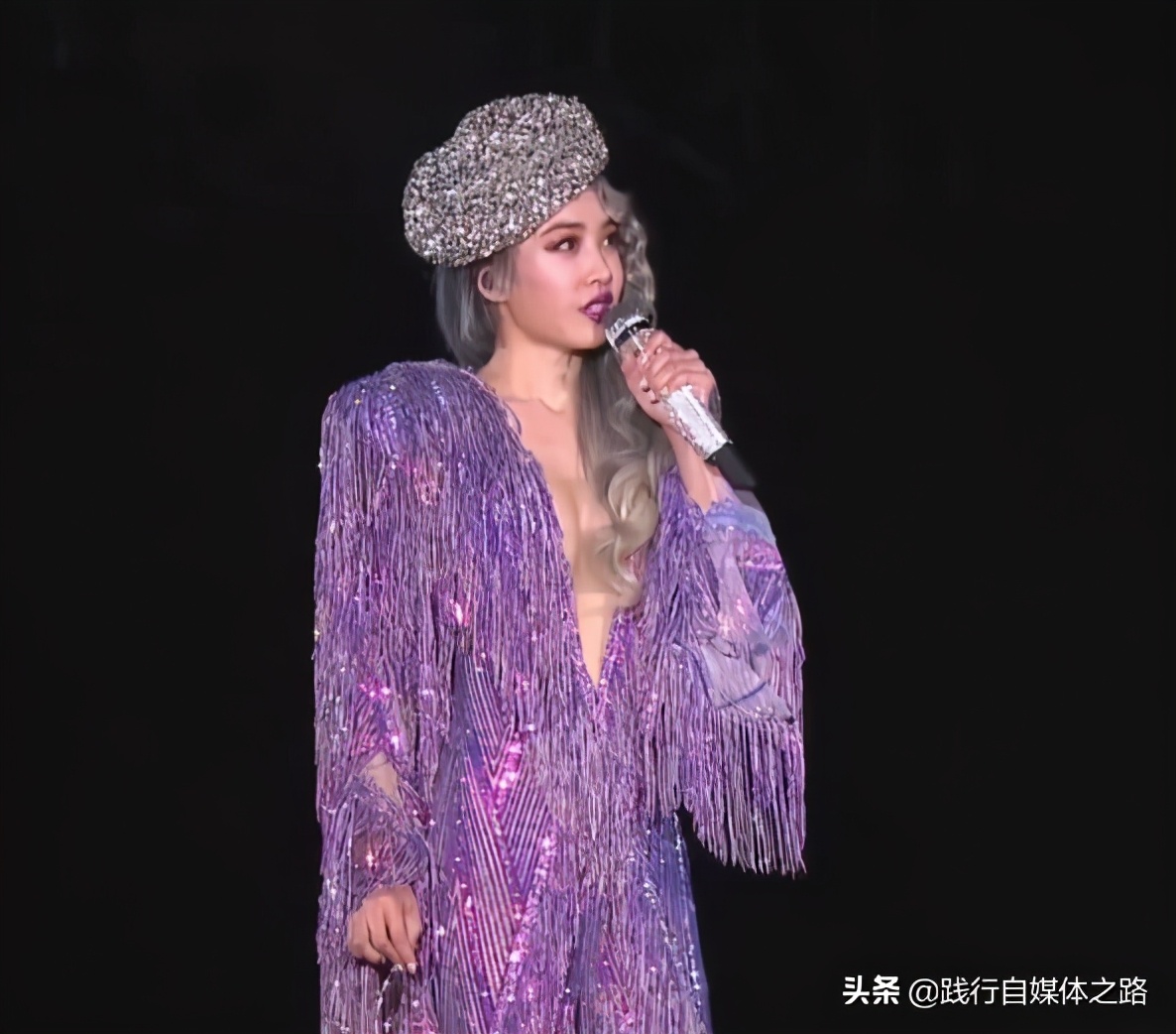 乐葩科技 听完蔡依林的新歌,会发觉她并不符合一名流行歌手的标准