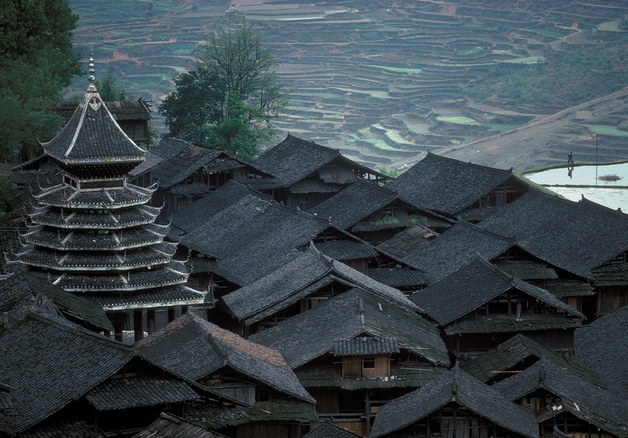 △ 1989年,贵州肇兴,仁团鼓楼。