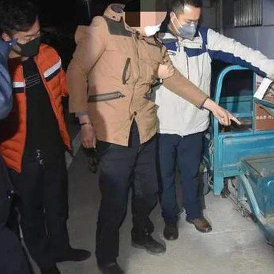 他勒死老婆带尸体派出所自首 妻子突然醒来为他