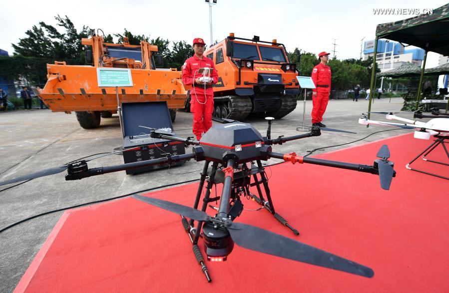 Rescuers operate a drone during an earthquake emergency drill in Haikou, south China's Hainan Province, Nov. 25, 2020. The emergency drill features search and rescue, medical treatment, and epidemic prevention. (Xinhua/Guo Cheng)