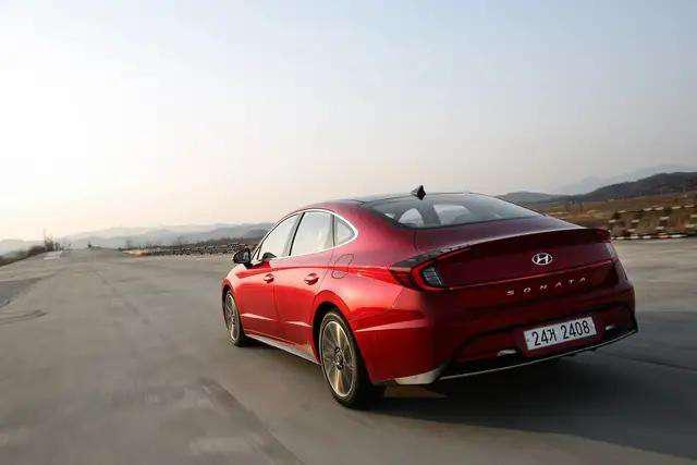 解读入门级配置 索纳塔和凯美瑞谁更值得买?