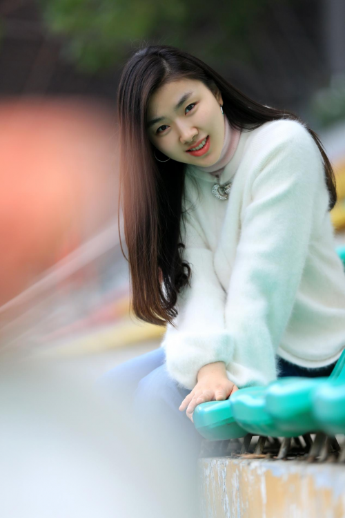 歌手肖洋早年街拍写真曝光美丽如你