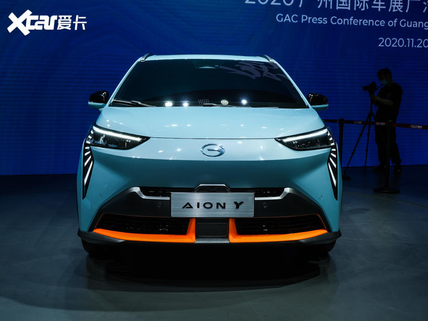 Yϰ SUV