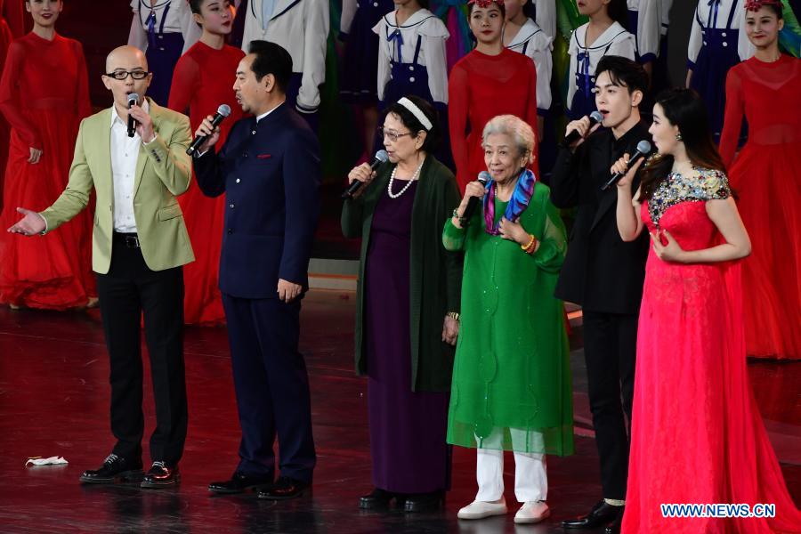 Artists perform during the opening ceremony of the 33rd Golden Rooster Awards in Xiamen, southeast China's Fujian Province, Nov. 25, 2020. (Xinhua/Wei Peiquan)