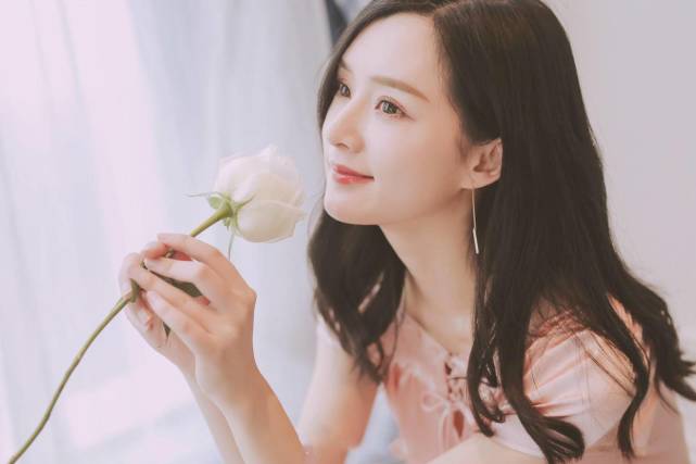 盘点1990年出生的20位女明星，看看谁最美？