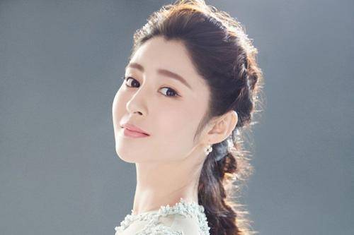 盘点1990年出生的20位女明星，看看谁最美？
