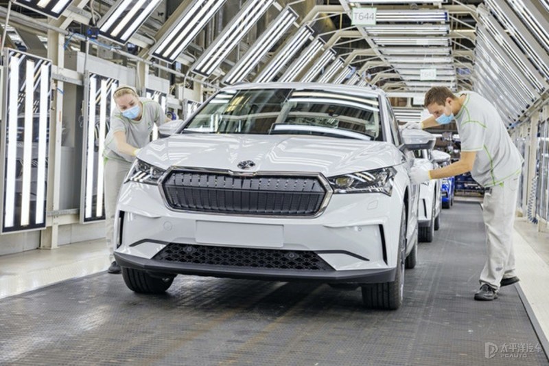 斯柯达首款纯电动SUV ENYAQ iV正式下线 500km续航/ID.4同门师兄 斯柯达首款纯电动SUV ENYAQ iV正式下线 500km续航/ID.4同门师兄