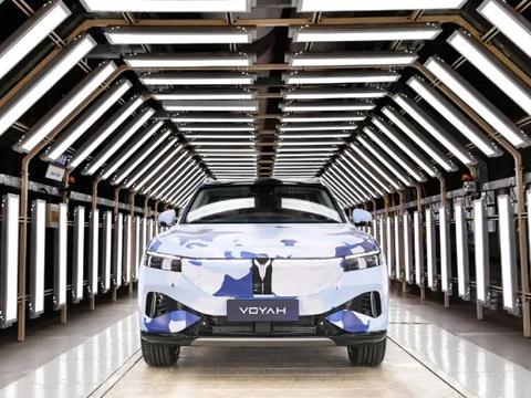 岚图首款SUV下线，下月亮相，大气好看高科技原创