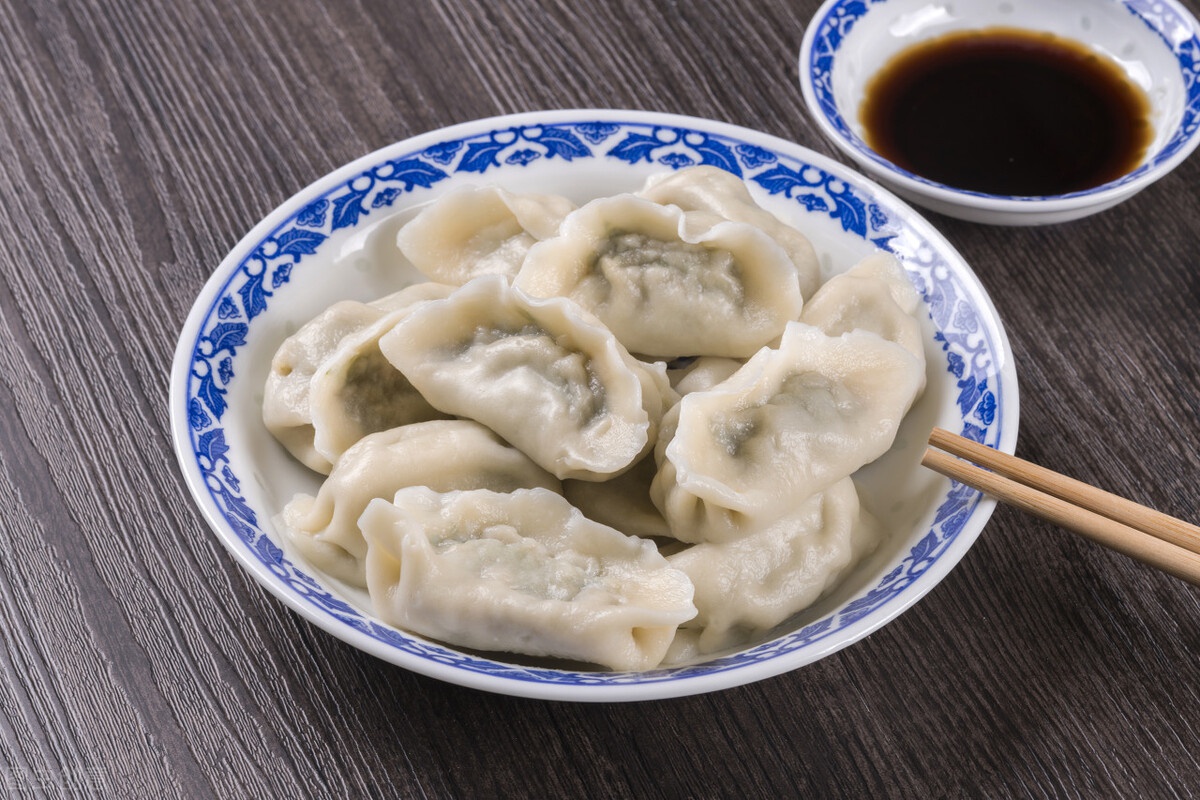 足浴时吃饺子的民俗寓意与文化解读