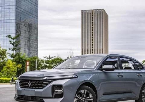 下一个科技“华为”来了，新宝骏RC-5才5万多，却被武装到牙齿