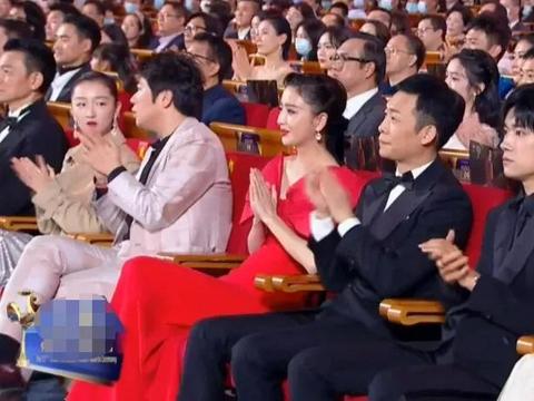 金鸡颁奖礼众星抢镜：黄晓明爆冷夺影帝，其他入围者表情太精彩了