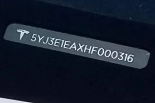 特斯拉被曝低级漏洞：用树莓派DIY车钥匙 开锁仅需90秒