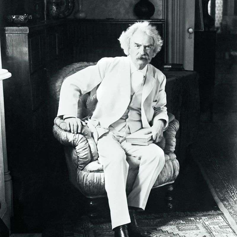 马克西闪电突破点燃全场 哈里斯稳定输出助队稳住阵脚 季后赛前景愈发光明