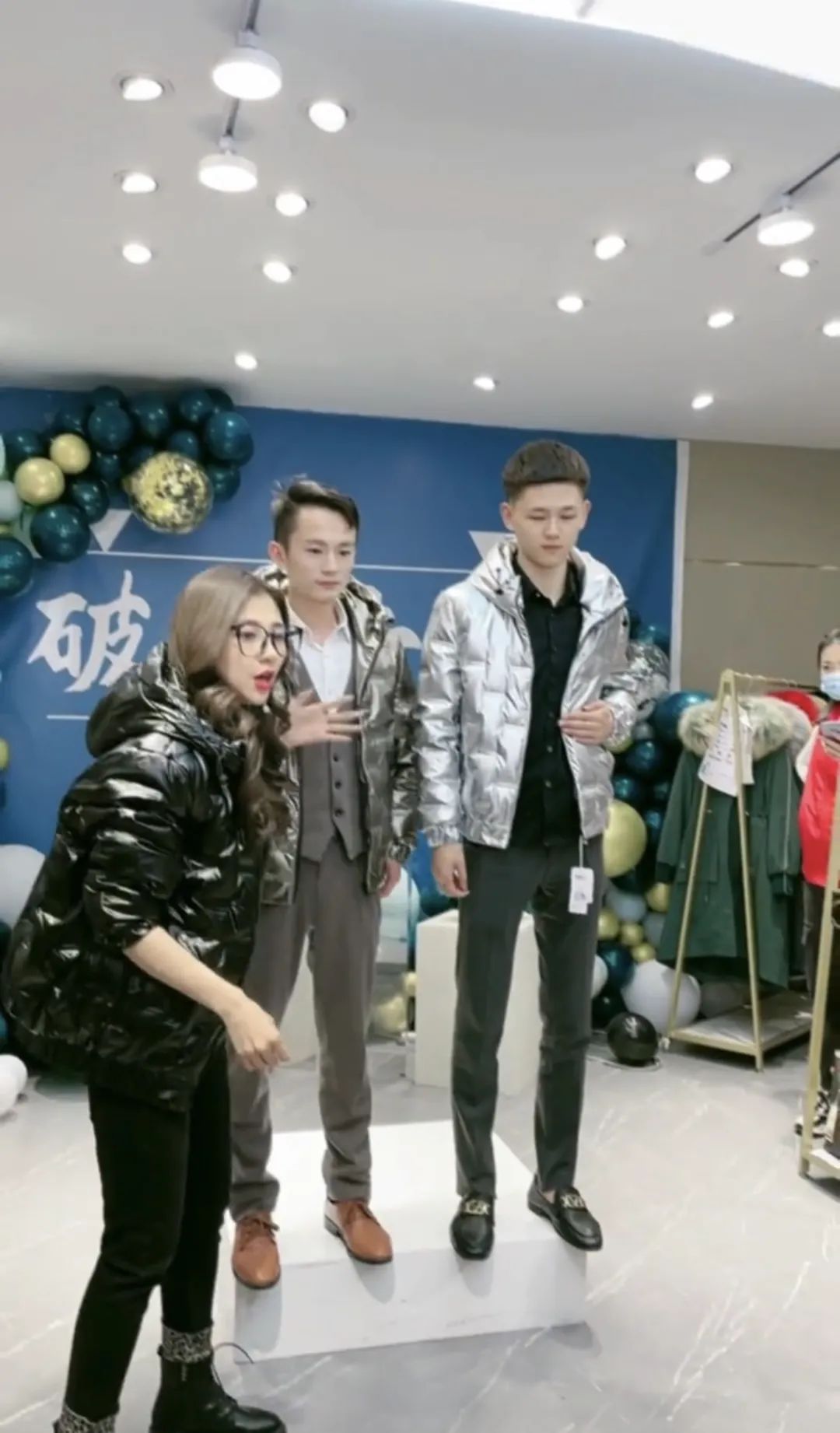 手机品牌大全视频 1323-kentcvy9080074.jpg