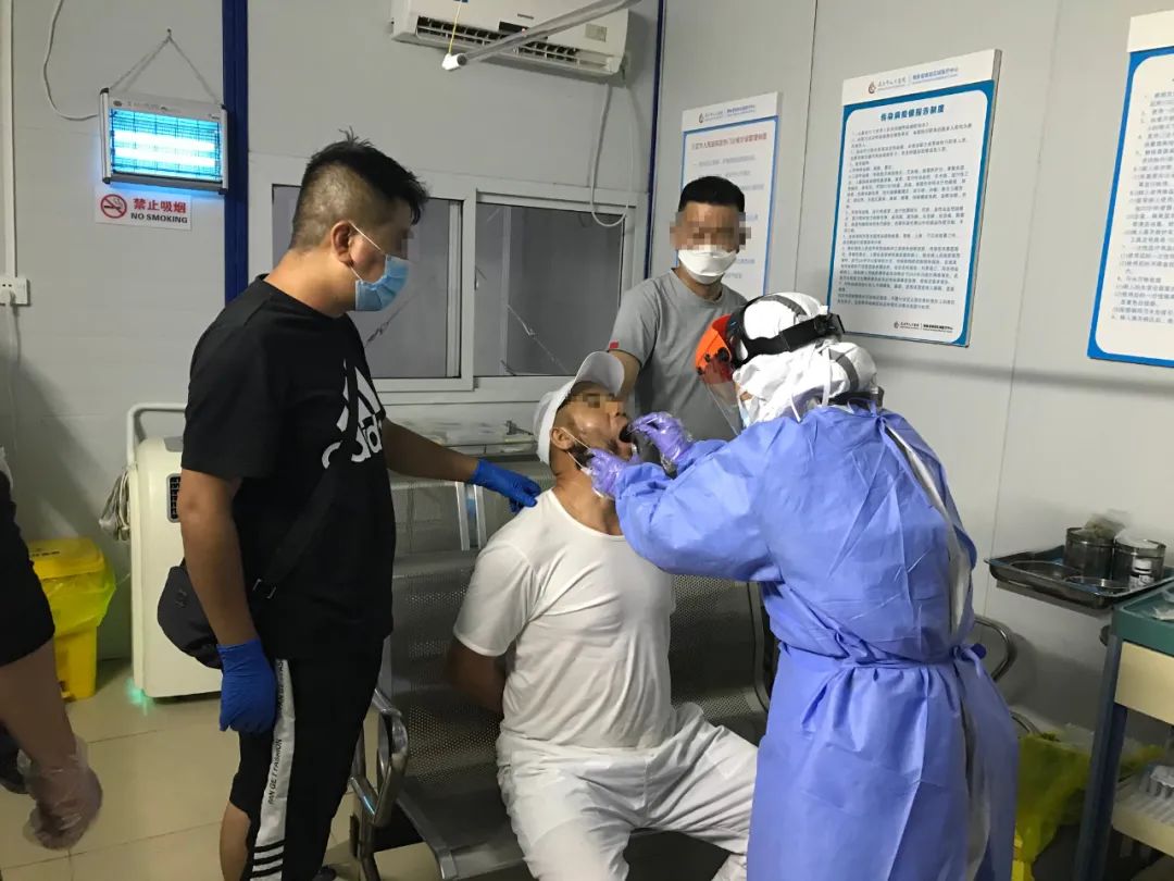 黑帮杀人埋尸17年 民警在厨房暗洞完成最后的抓