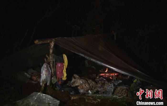 穿密林淌沼泽 西藏边防官兵的“生死巡逻路”