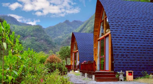 茶园、民宿、古寺....平武这个特色小镇,藏着一个别样的秋天休闲区蓝鸢梦想 - Www.slyday.coM 茶园、民宿、古寺....平武这个特色小镇,藏着一个别样的秋天休闲区蓝鸢梦想 - Www.slyday.coM