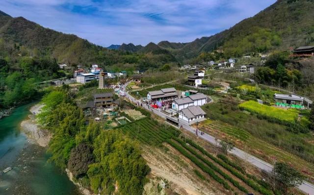 茶园、民宿、古寺....平武这个特色小镇,藏着一个别样的秋天休闲区蓝鸢梦想 - Www.slyday.coM 茶园、民宿、古寺....平武这个特色小镇,藏着一个别样的秋天休闲区蓝鸢梦想 - Www.slyday.coM